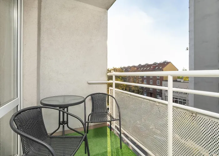 Stylish Near Hala Arena By Renters Apartamento