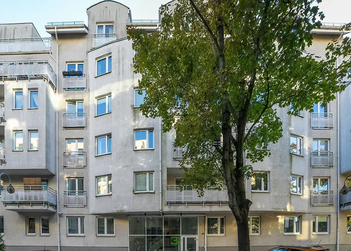 Stylish Near Hala Arena By Renters Apartment *